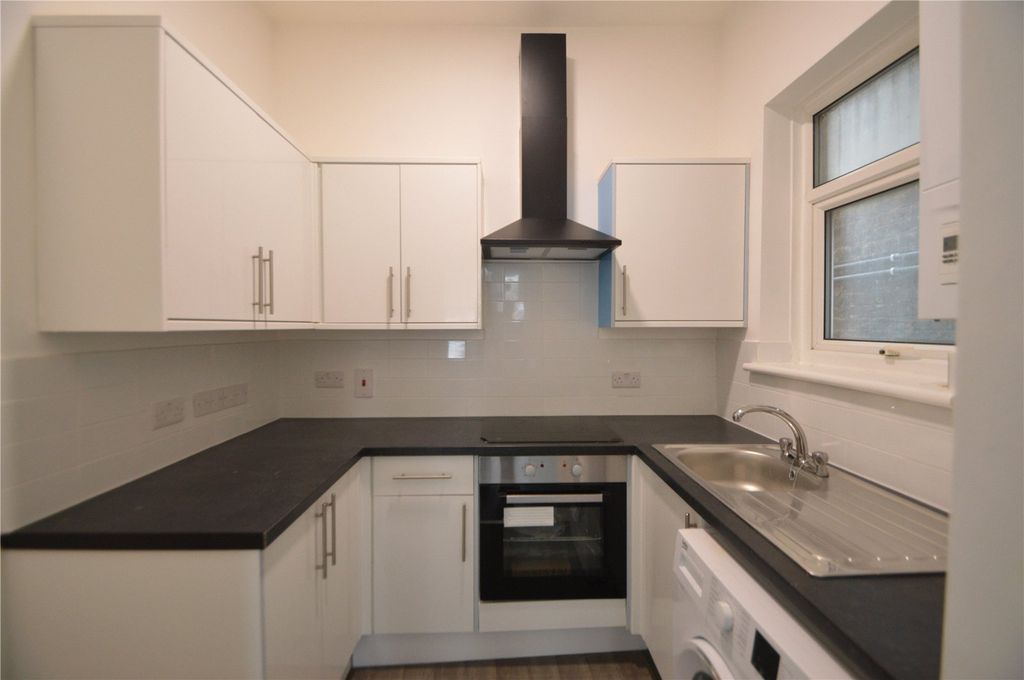 Property photo 3 of 11 Picture No. 02