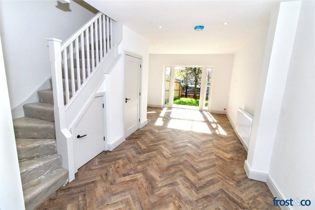 Property photo 3 of 13 Picture No. 12