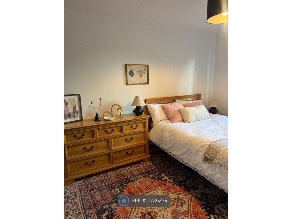 Property photo 2 of 27