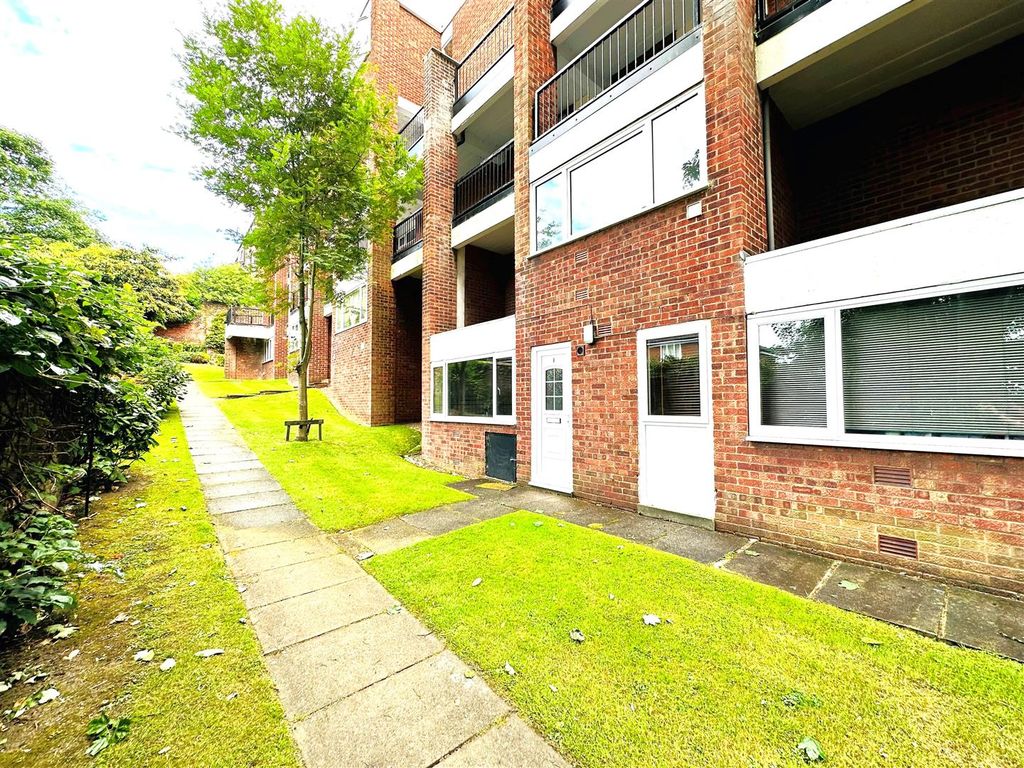 Property photo 1 of 9 External