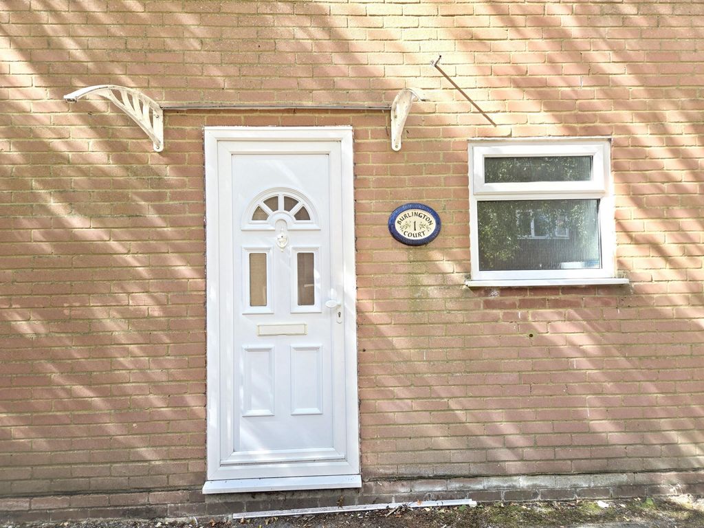 Property photo 1 of 9 Photo 9