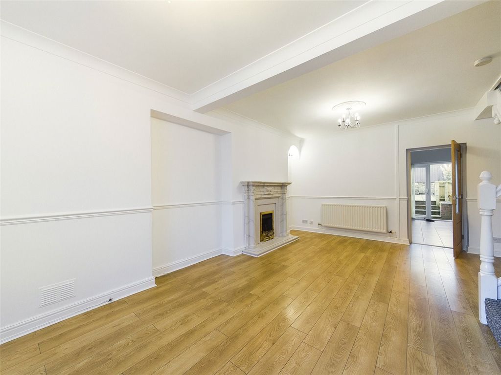 Property photo 2 of 6 Living Room