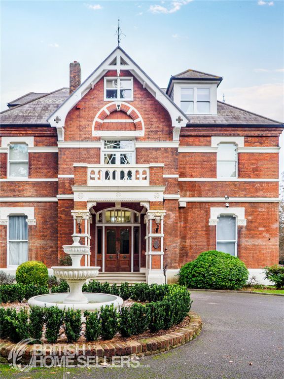 Property photo 1 of 36 Picture No. 04