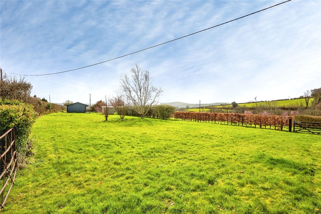 Property photo 2 of 35 Picture No. 39