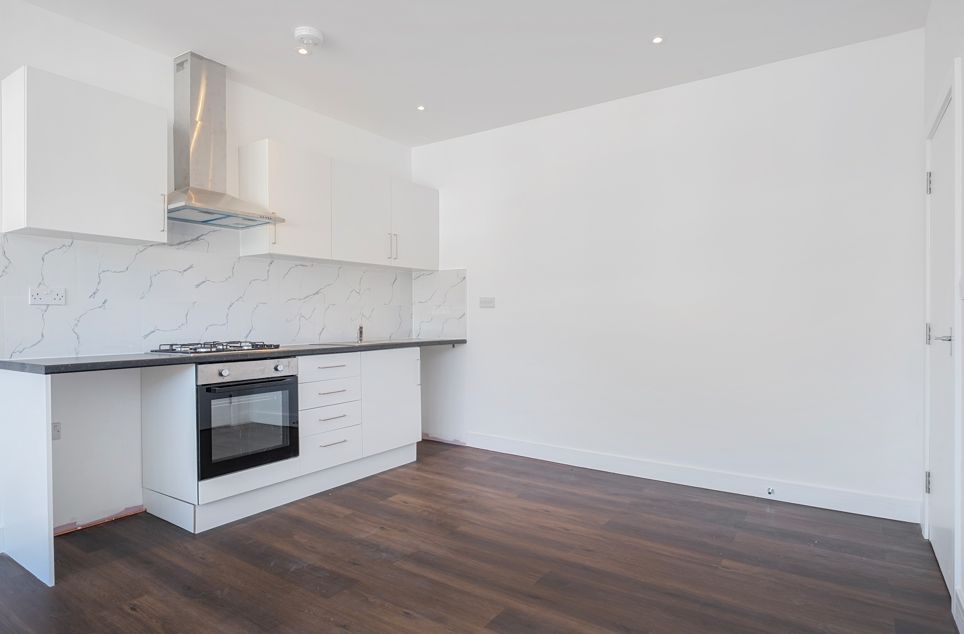 Property photo 1 of 11 100