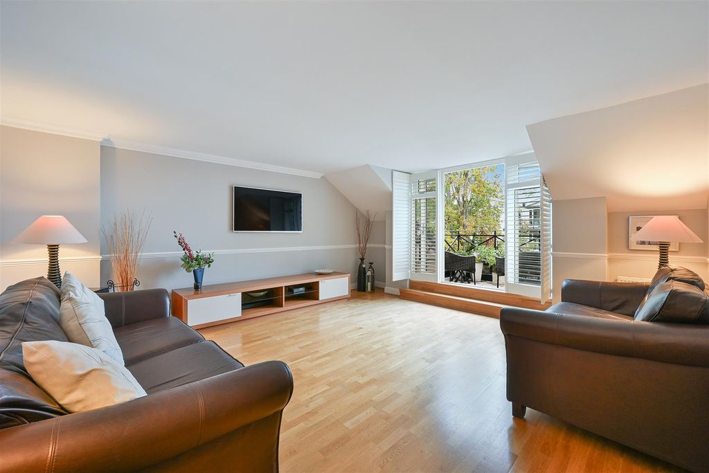 Property photo 2 of 14 Winward Court, 7- (7).Jpg
