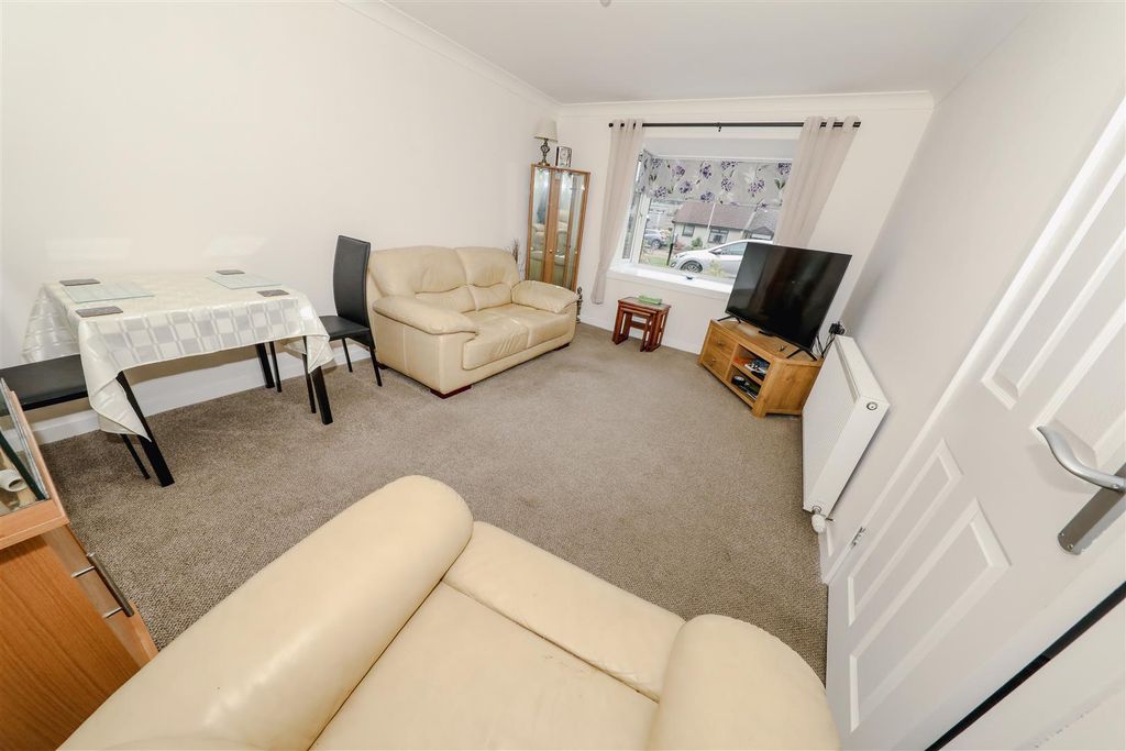 Property photo 3 of 11 c