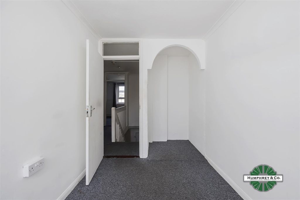 Property photo 2 of 19 496   Teviot Street -003.Jpg
