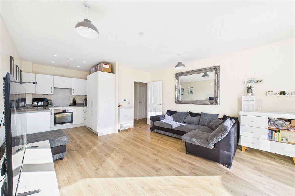 Property photo 2 of 14 Picture No. 04