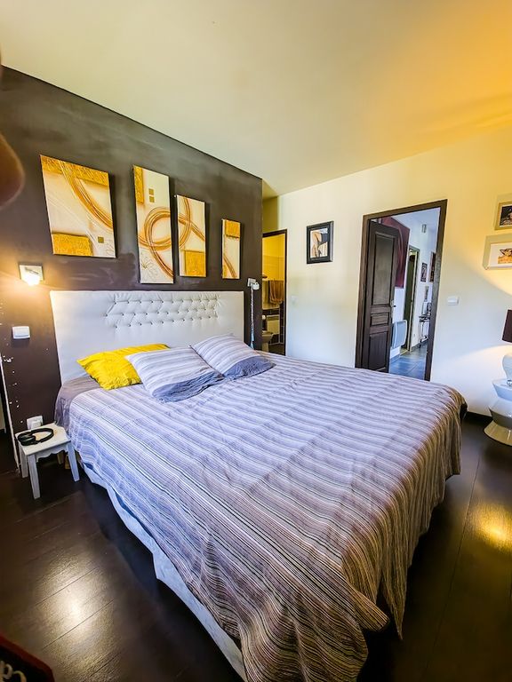 Property photo 3 of 25