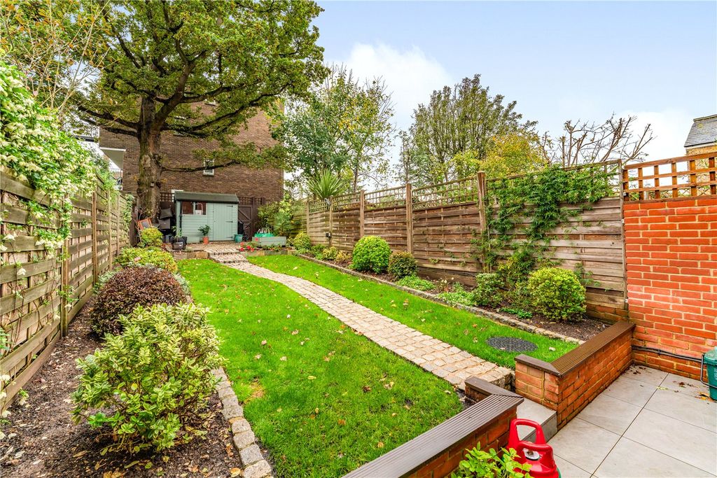 Property photo 3 of 10 8 - 05c95420-E95E-Ed