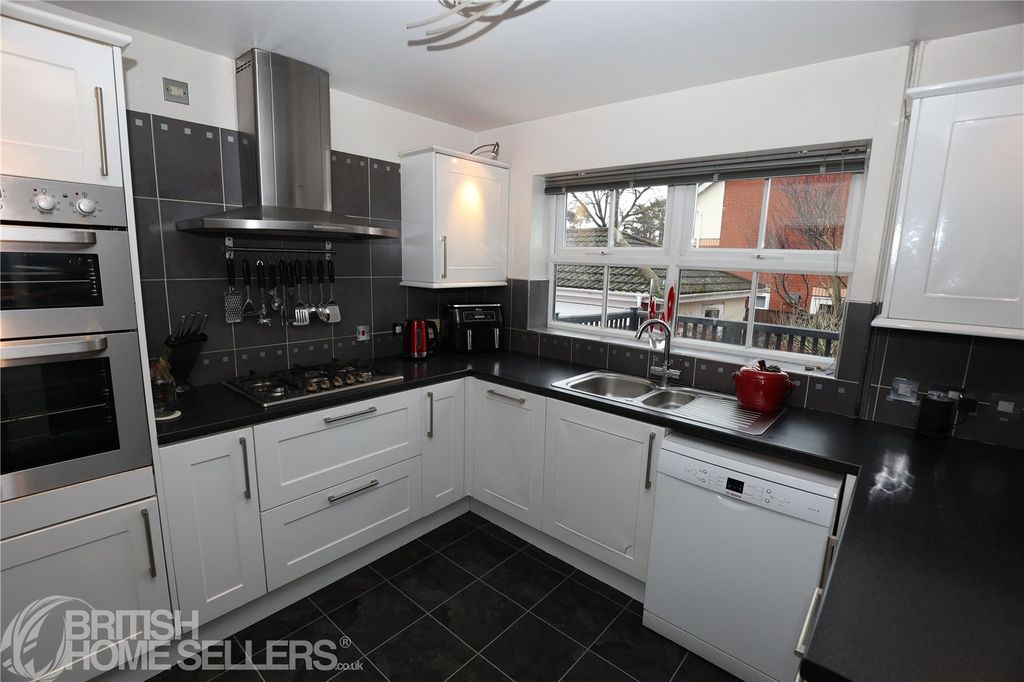 Property photo 2 of 22 Picture No. 10