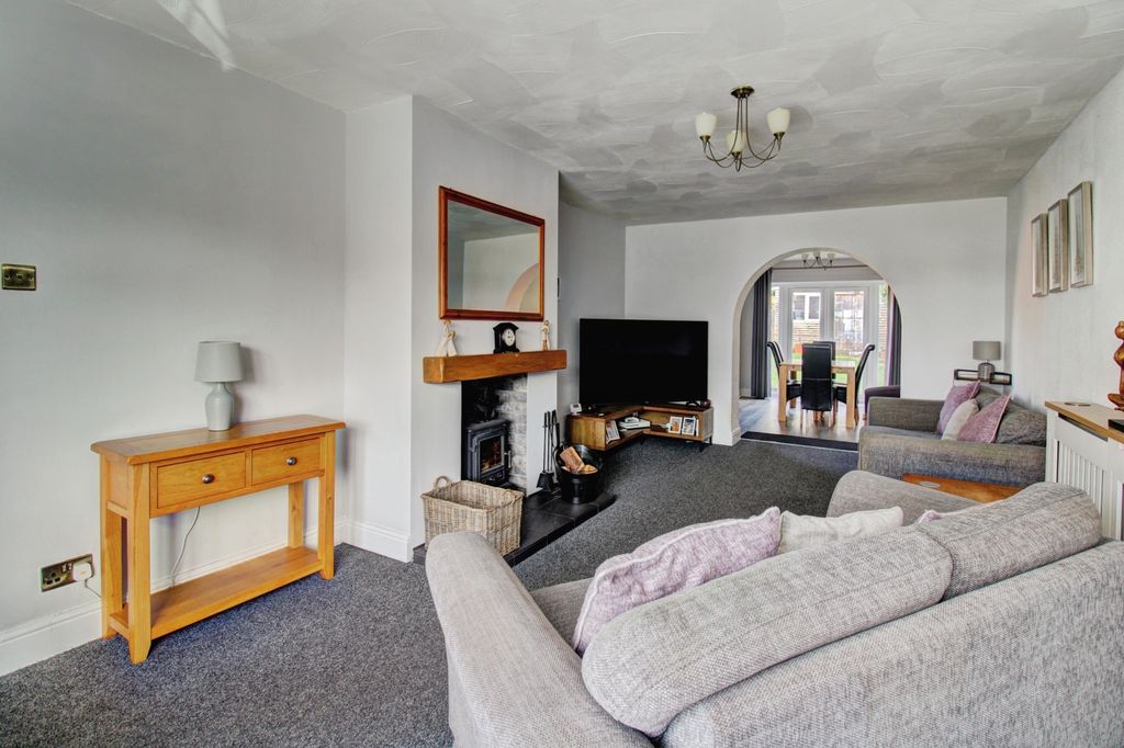 Property photo 2 of 15 Lounge With Dining