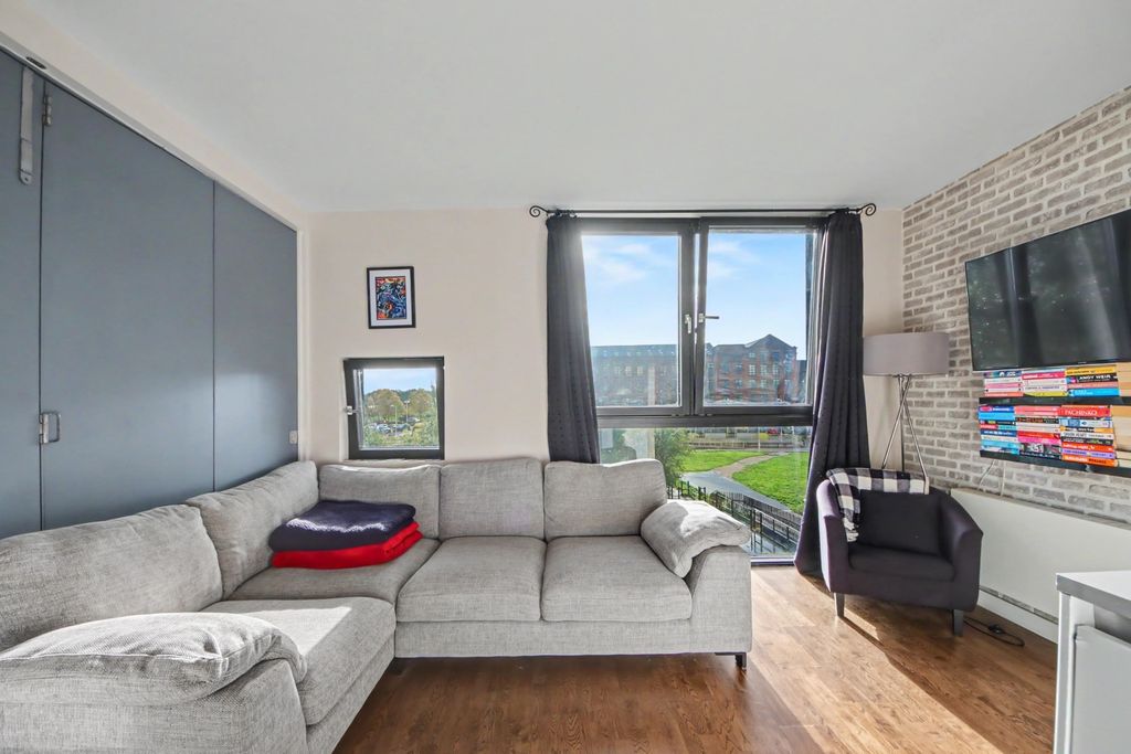 Property photo 1 of 14 Img_4345
