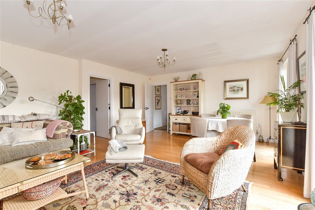 Property photo 3 of 20 Lounge/Dining Room
