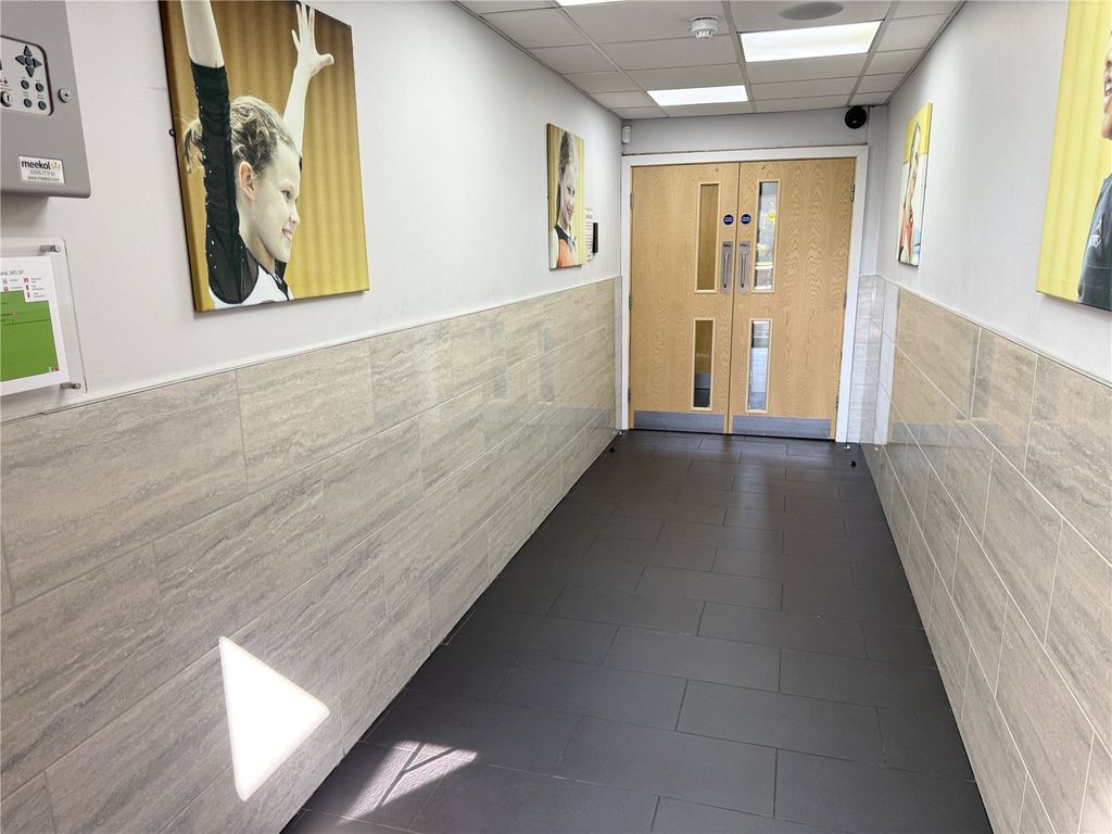 Property photo 2 of 8 Picture No. 13