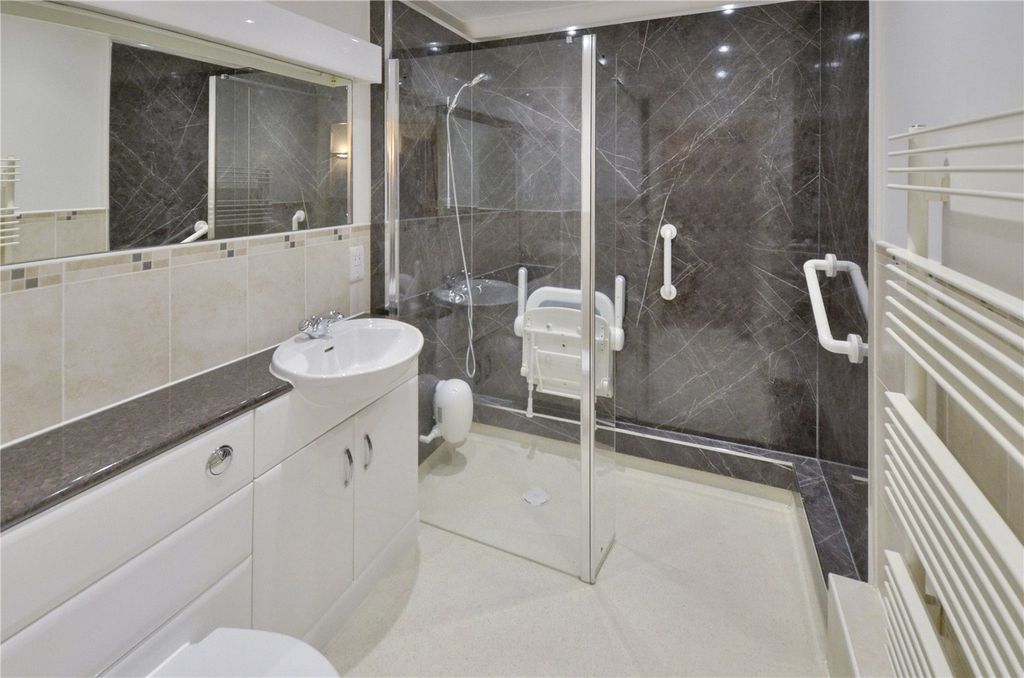 Additional image 11 of 2 bed flat for saleGolf Links Road, Ferndown, Dorset BH22