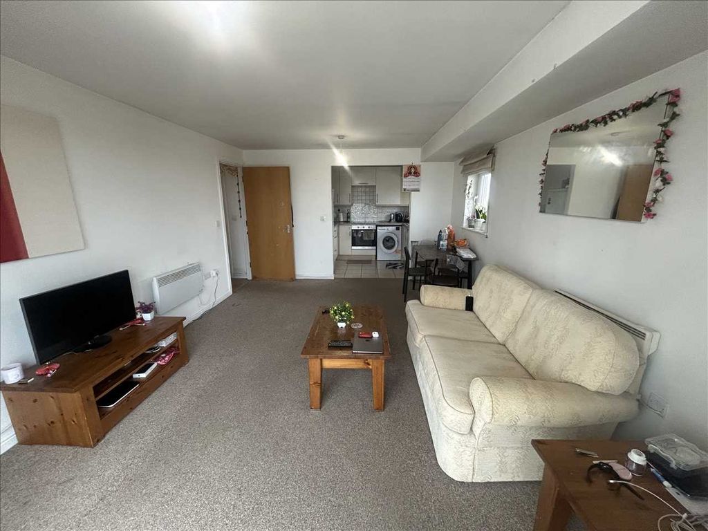 Property photo 3 of 8