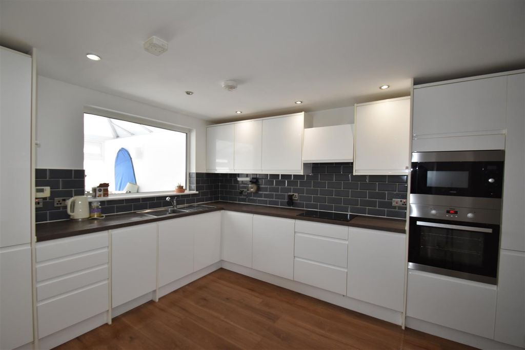 Property photo 2 of 13 2.Jpg