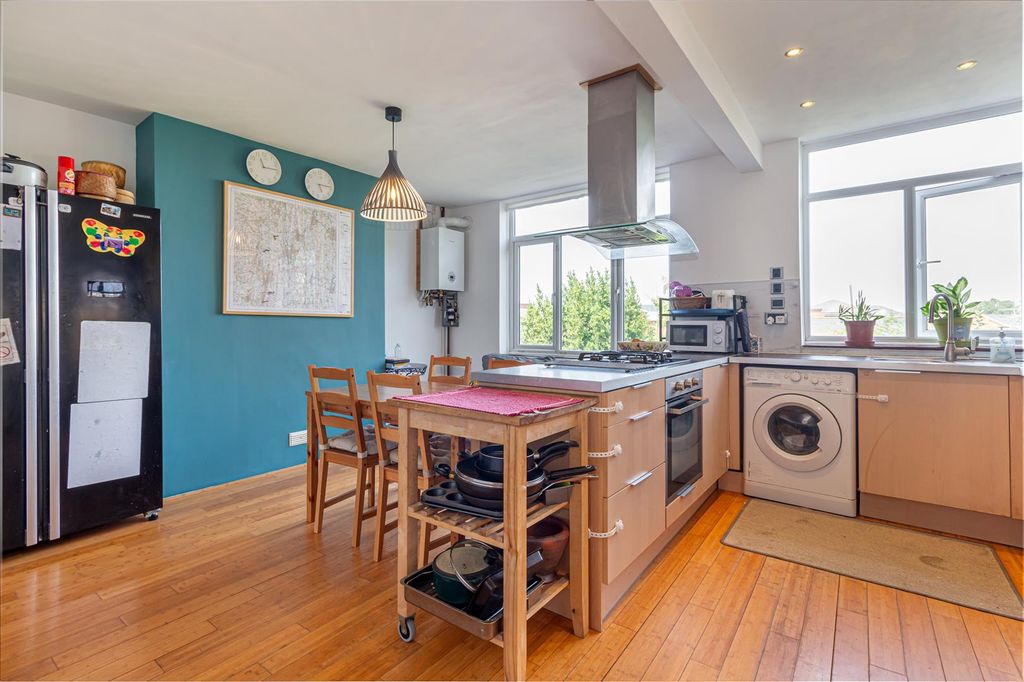 Property photo 3 of 20 Kitchen4-.Jpg