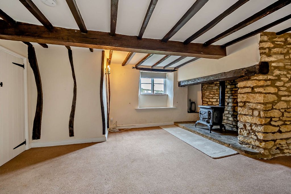 Property photo 3 of 12 Sitting Room