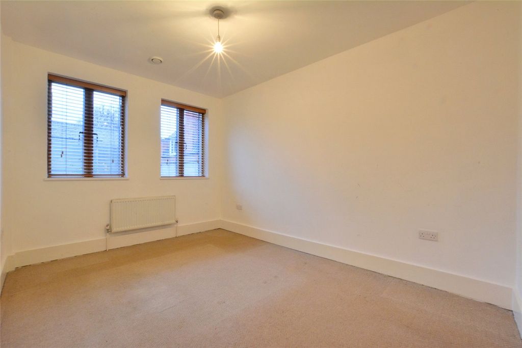Property photo 3 of 8 Picture No. 05