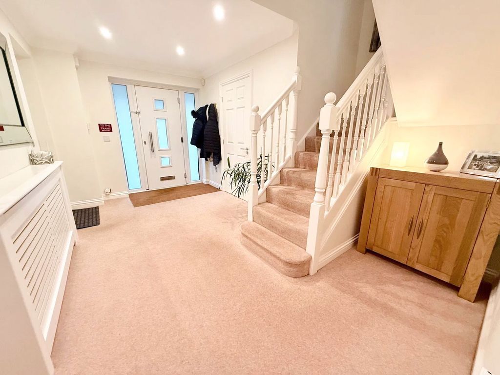 Property photo 3 of 22