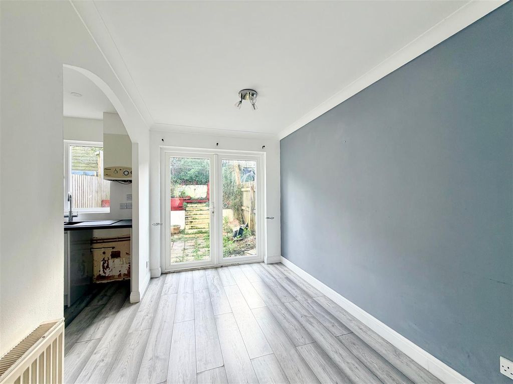 Property photo 3 of 10 Img_2178.Jpeg