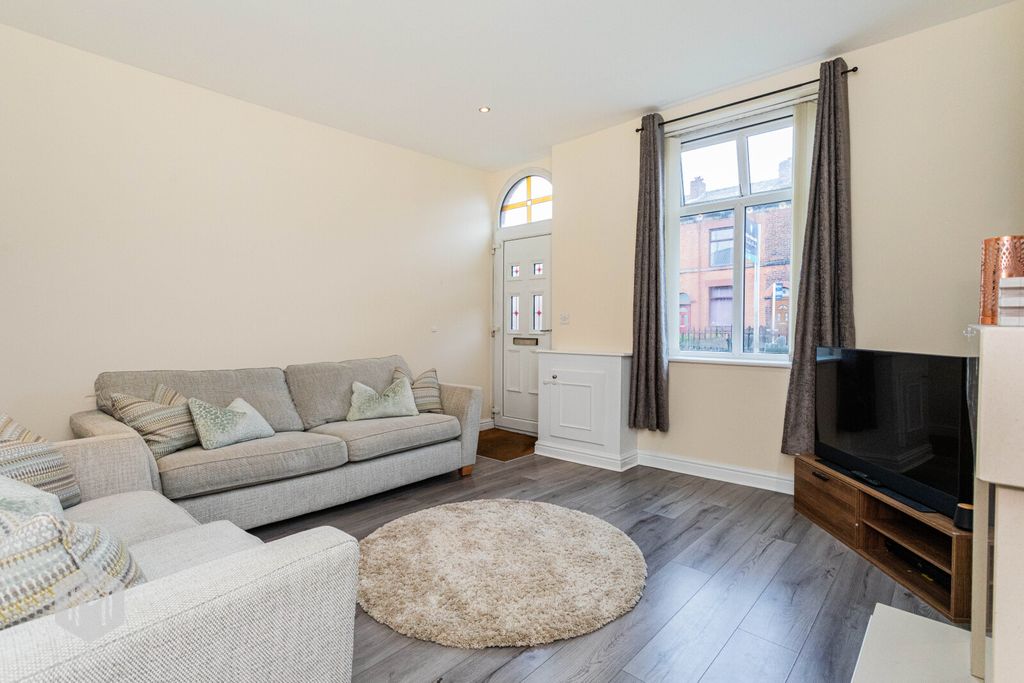 Property photo 2 of 17 Picture No. 19