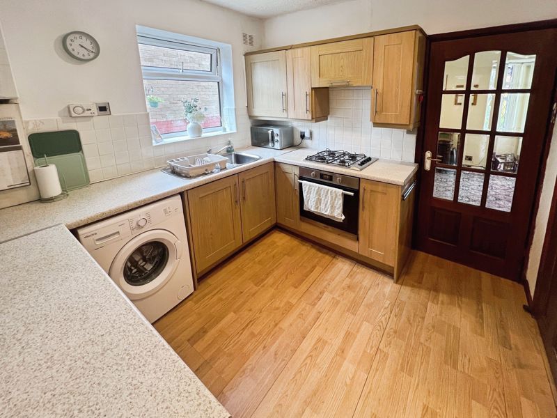 Property photo 3 of 9 Kitchen
