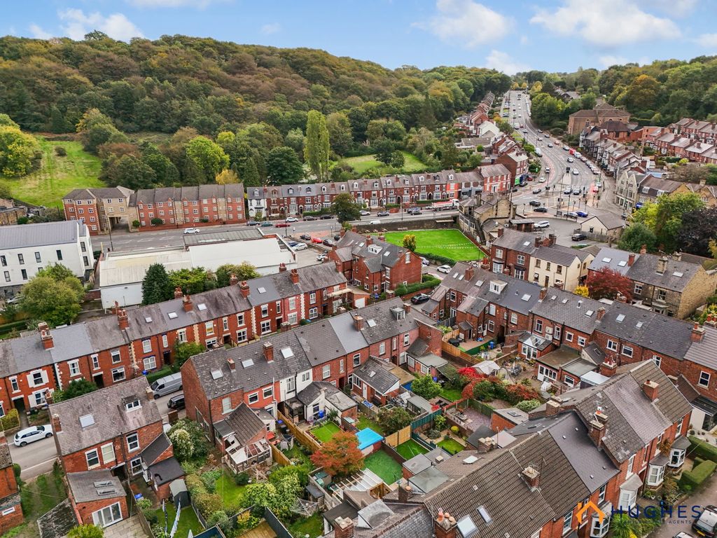 Property photo 2 of 20