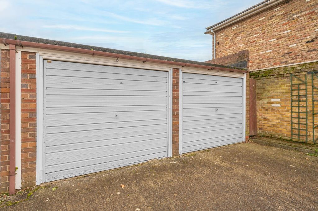 Property photo 3 of 11