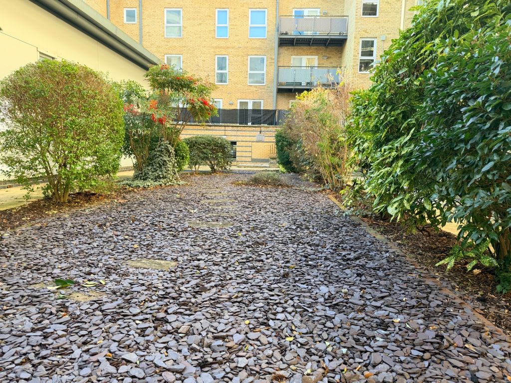 Property photo 3 of 19 4820112