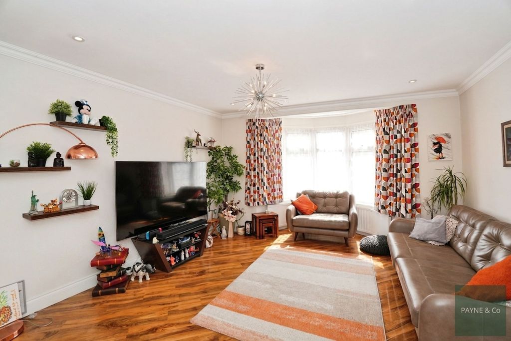 Property photo 2 of 31