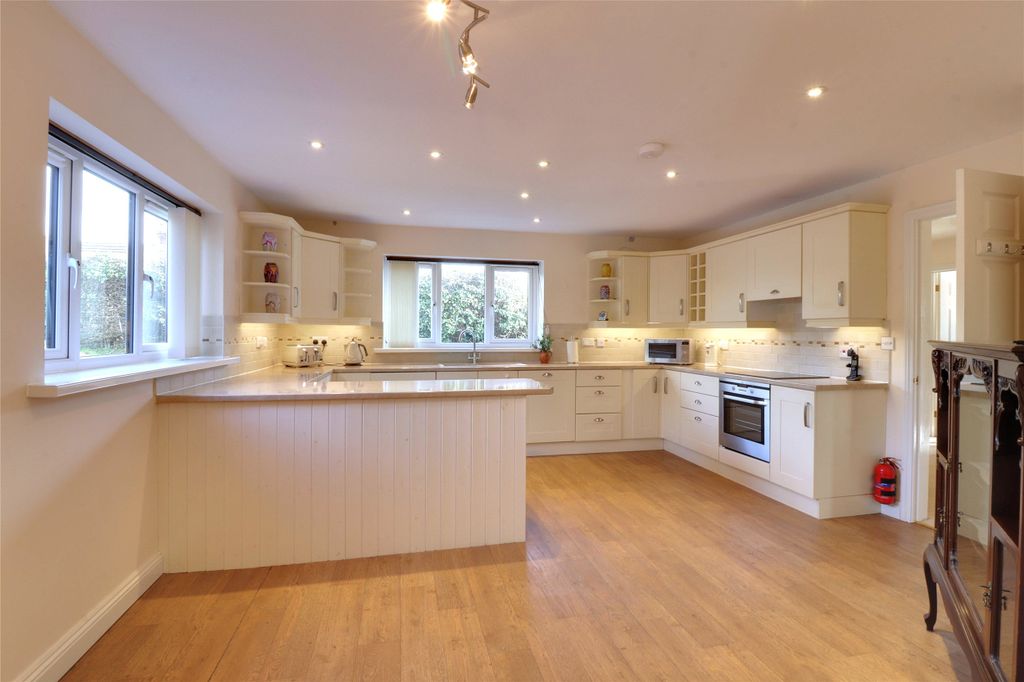 Property photo 3 of 19 3 - Picture No. 11