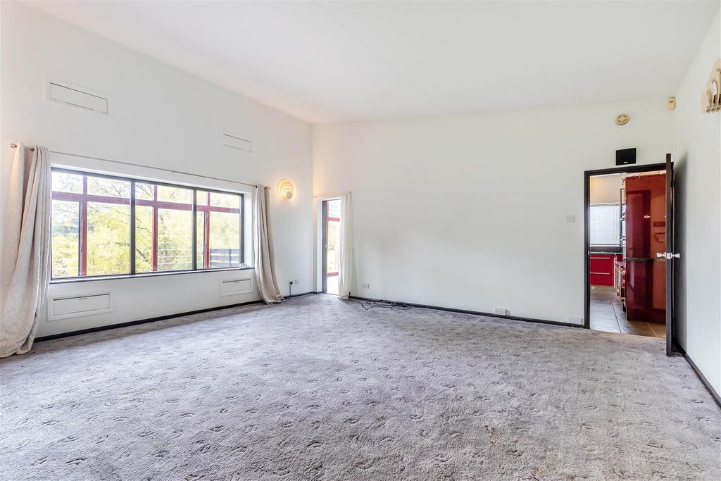 Property photo 2 of 47 8666455-Interior06.Jpg