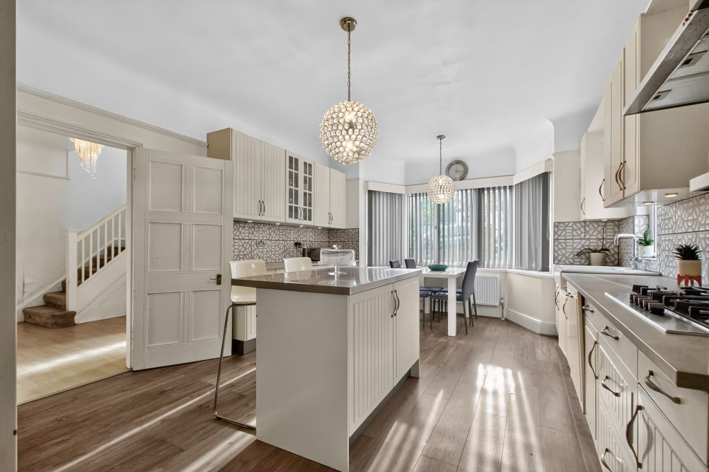 Property photo 1 of 19 Kitchen