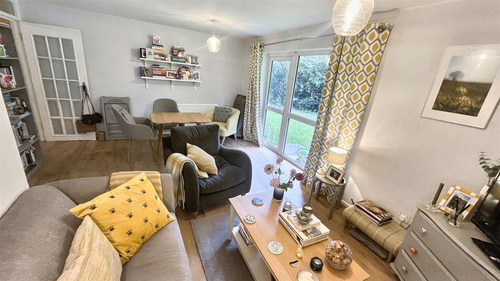 Property photo 3 of 10 Living/Dining Room