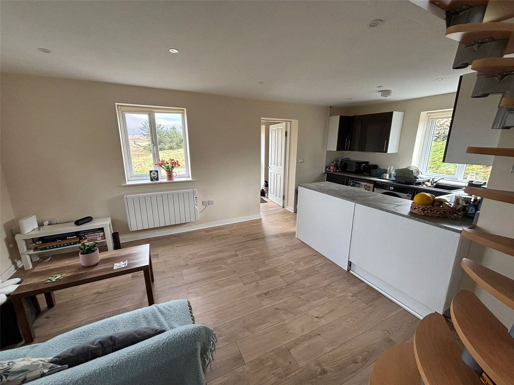 Property photo 3 of 28 Picture No. 29