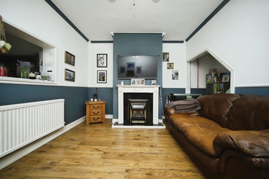 Property photo 2 of 23