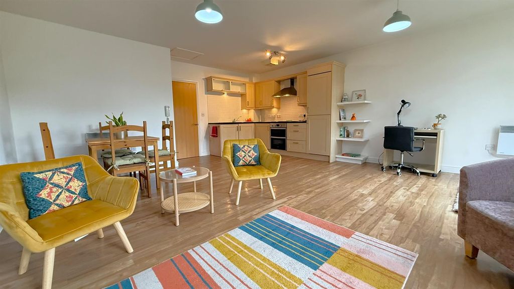 Property photo 2 of 15 5.Jpeg