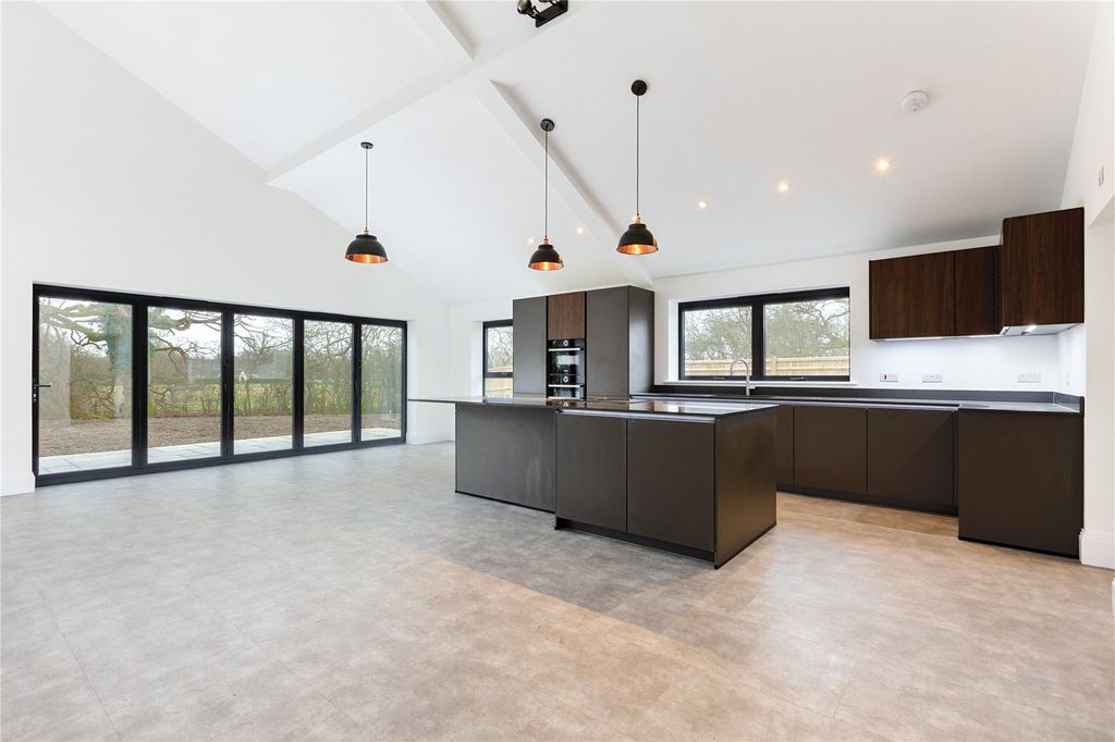 Property photo 2 of 10 Kitchen Diner