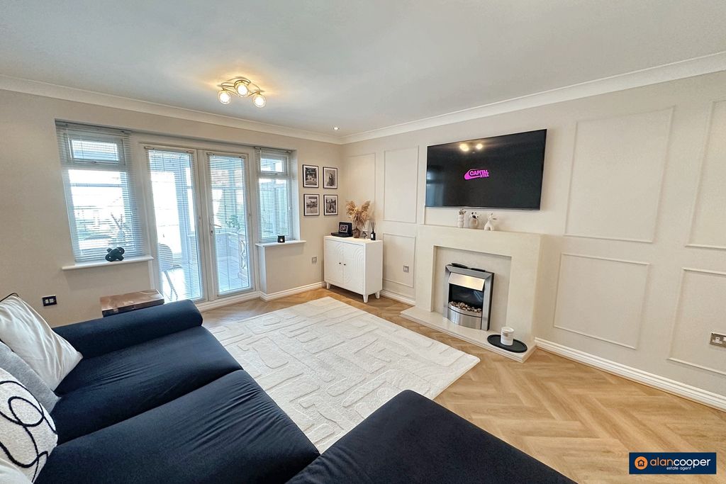 Property photo 2 of 18 4419374
