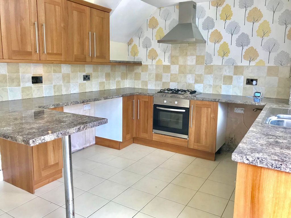Property photo 2 of 16 Kitchen