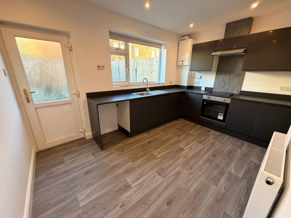 Property photo 3 of 10 Picture No. 09