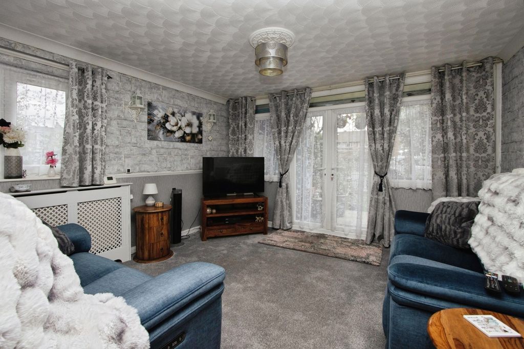 Property photo 2 of 20 Pbox-Img.Jpg