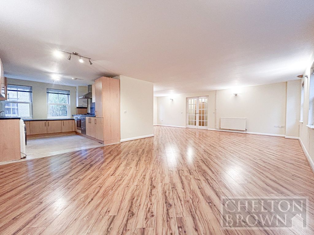 Property photo 2 of 32 Living Space