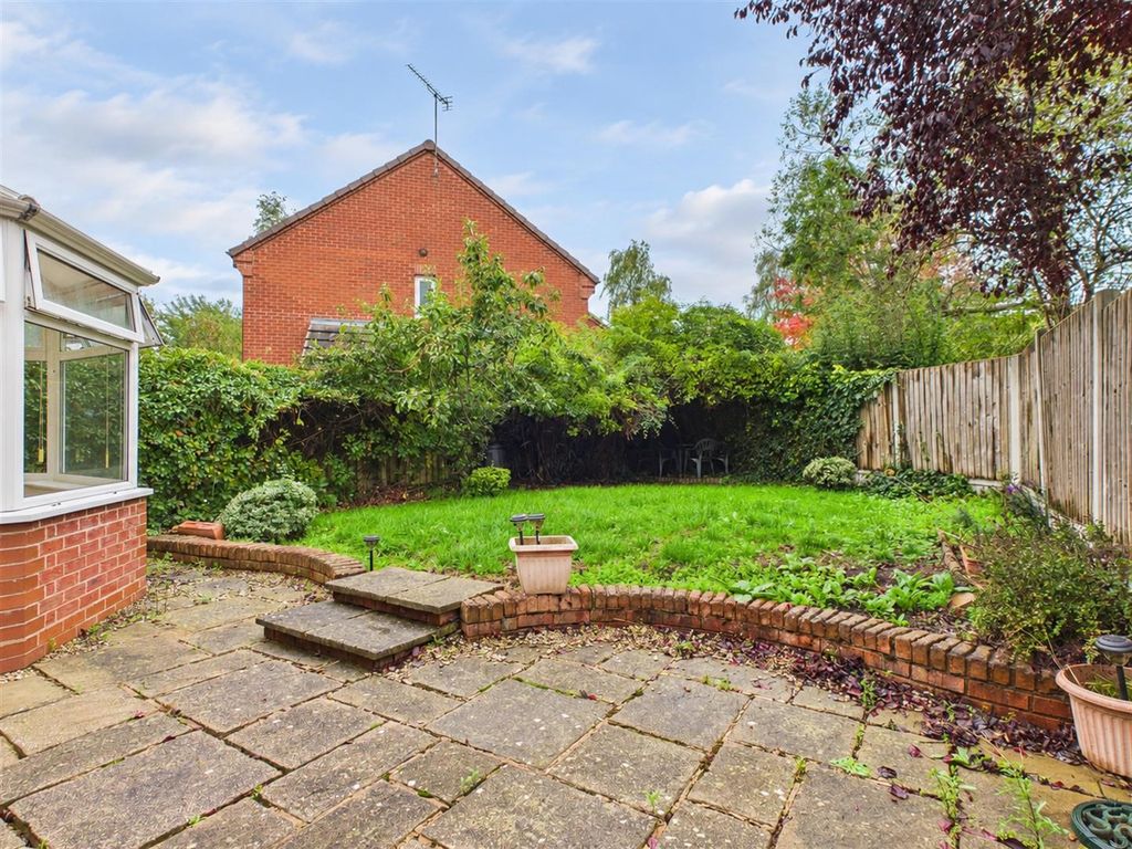 Property photo 3 of 21 Hoskynsave-Garden2.Png