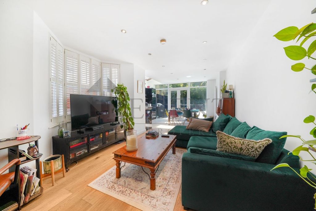 Property photo 1 of 12 (Main)