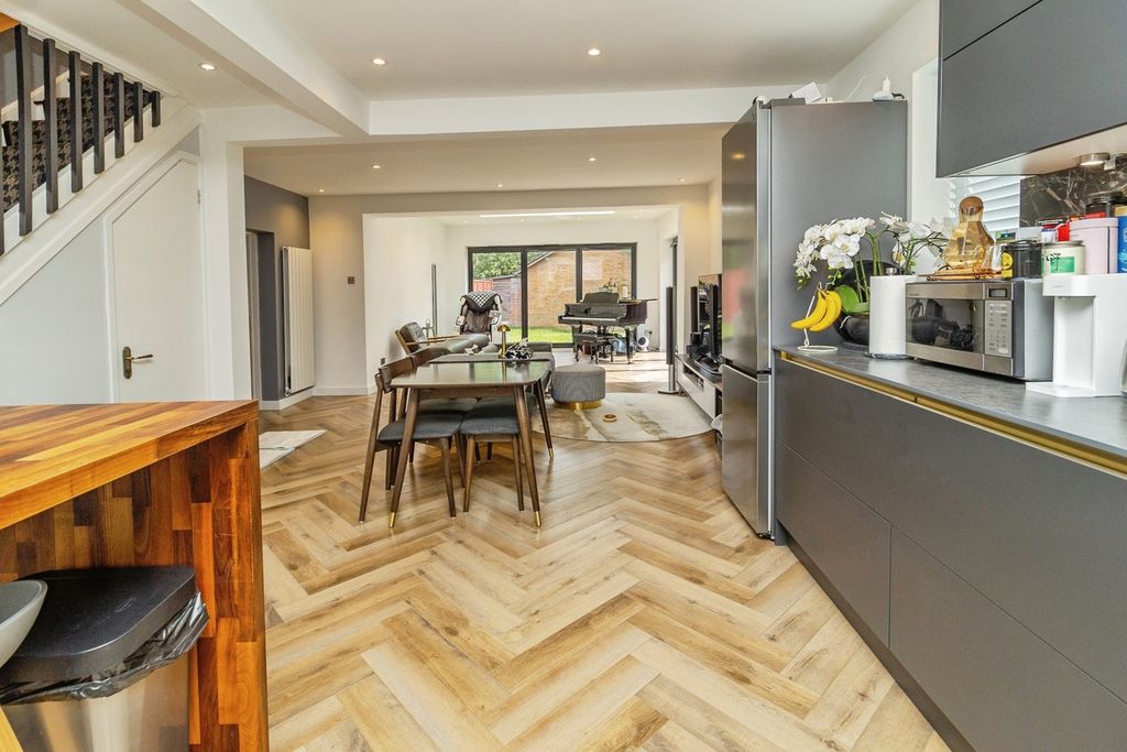 Property photo 1 of 17 Photo